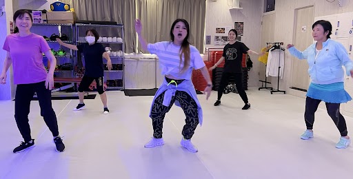 皆で楽しくZUMBA🔥