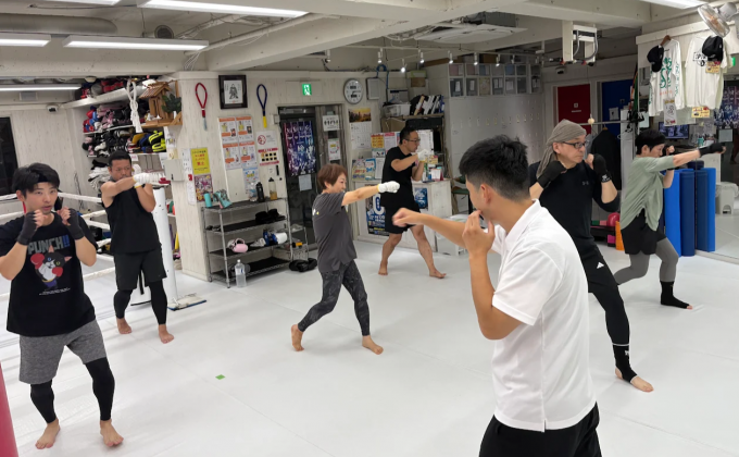 【秋、下北沢、キックボクシング。】