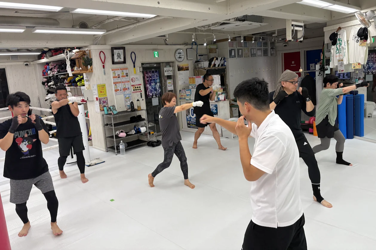 【秋、下北沢、キックボクシング。】